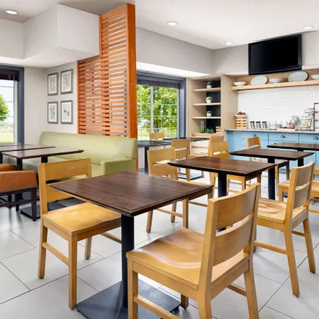 Country Inn & Suites by Radisson, Big Flats (Elmira), NY