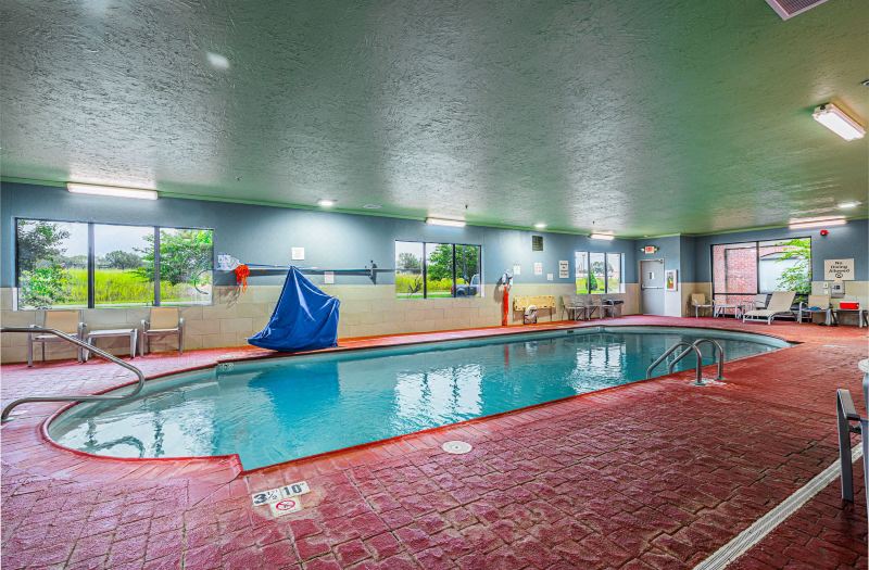 Holiday Inn Express & Suites Franklin by IHG photo 2