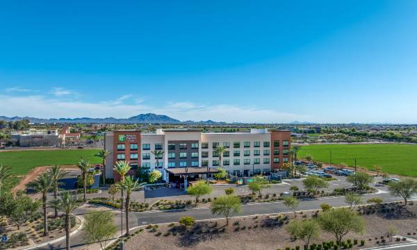 Holiday Inn Express & Suites Gilbert – Mesa Gateway Airport by IHG