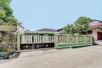 SPOT ON 93283 Sengon Kostel Syariah Hotel dekat Alun-Alun Demak