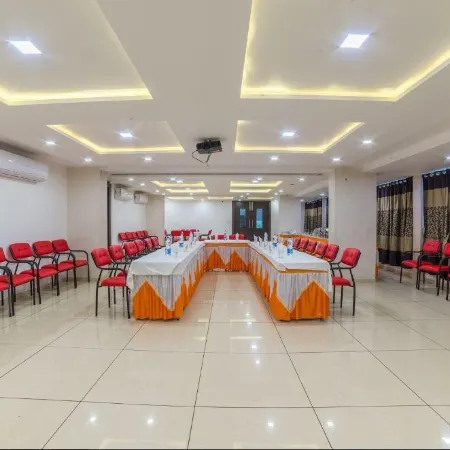 Hotel Zorba, Deesa