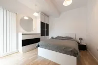 Eva - Bright Apt with Balcony Near Veranda Mall Magazinul Universal Dragonul Roșu 주변 호텔