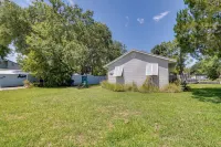 Waterfront Florida Abode w/ Deck, Grill & Fire Pit - chambre d’hôtes