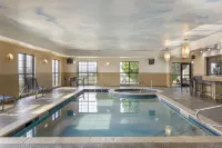 Best Western Plus Emerald Inn  Suites - Pools