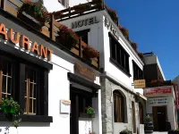 Hotel du Pigne Отели в г. Эволен