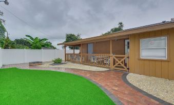 Spacious Bradenton Duplex, 10 Mi to Coquina Beach!