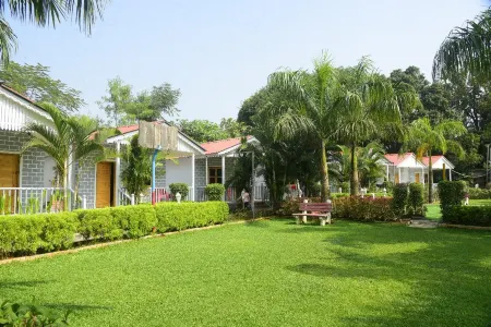 Aanandi Farm and Resort Отели в г. Malegaon T. Waredi