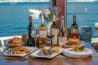 Sea view studio with balcony and private beach