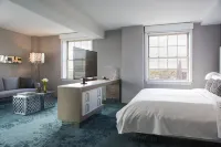 Renaissance Albany Hotel Các khách sạn gần Massry Center for Business and School of Business Accolades