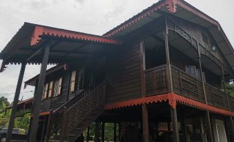 D`KAMPUNGSTAY TERATAK KASIH BONDA