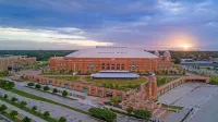 Candlewood Suites DFW West - Hurst Отели рядом с достопримечательностью «Шоппинг-центр Бедфорд Юлесс»