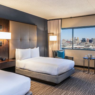 2 Double Beds Newark Skyline View Top Floor DoubleTree by Hilton Hotel Newark Airport Promo Code