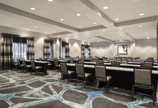 6. 엠버시 스위트 ..