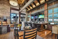 PARQ 1 AT EMPIRE PASS TALISKER CLUB ACCESS SKI IN/OUT POOL SPA DINING SKI VALET