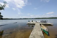 Peace, Privacy and a Pontoon!! No steps in home or to water!