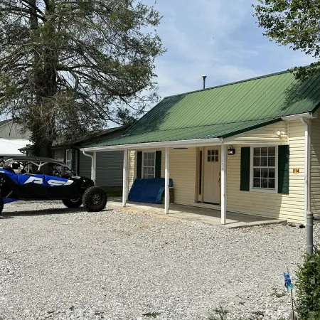 Full remodel  No trailering to the Windrock, Norris Lake and Trails close by.