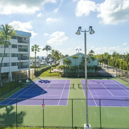 Beautiful Waterfront Townhouse on Saltwater Diving Lagoon - beach, pools, tennis