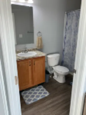 Townhome near Cheat Lake. Minutes to I-68 & approx 6 miles to WVU Stadium