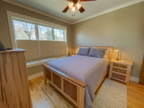 Bracken Bungalow - Cozy retreat a short stroll from downtown Brevard