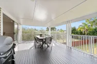 Sundance - Collingwood Beach Holiday Home