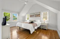 Newly Renovated 2BR Rockport Home w/ parking Steps to Back Beach+Bearskin Neck!