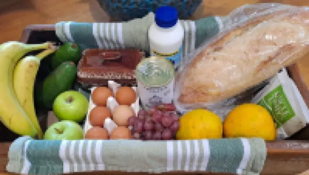 Atherton Apartment with Views and Breakfast Hamper