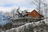 Awesome View 2500 Sqft Decks 8 Person Spa Mins to Blue Ridge Pkway & New River