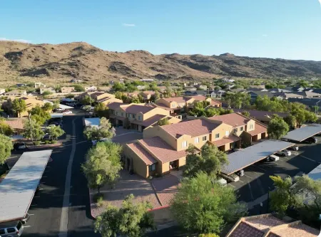 Mountain Base 2Bd Condo - near Tempe & PHX Airport Отели рядом с достопримечательностью «Университет Адвансинг Текнолоджи»