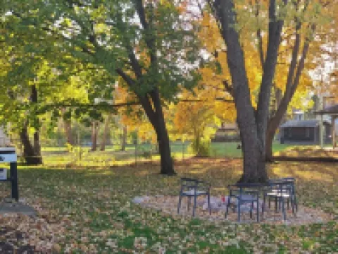 2 Bedroom Cul De Sac Cottage in Town Hotels in Ogle County