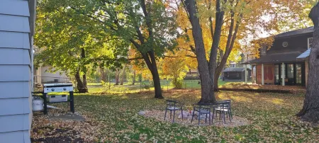 2 Bedroom Cul De Sac Cottage in Town