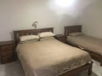 Beachside & Jetty View Apartment 7 (Sea Eagles Nest Apt)<br>