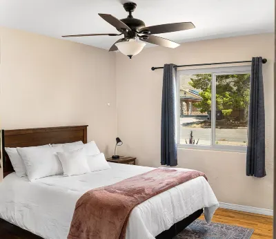 Cozy and charming centrally located in the historic Kern/Rim neighborhoods. 101附近的飯店