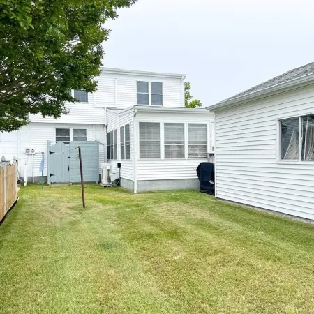 4Br Cape May Home 0.5mi to Beach & Town + Beach Tags, Garage & Sunroom
