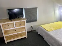 Charming 1-bedroom cottage in Dickinson,Tx with WiFi, Hotels in Dickinson