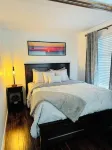 Cozy Studio 1BR, Home Lake View Full Access to Lake 6min to Airport.