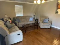 “Red’s House” located in Oneida city limits Hotels in Oneida