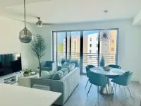 Cozy 1-bedroom apartment in pleasant Sarasota with WiFi, AC, fitness room