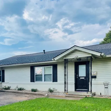 Walk to Sfa, Centrally Located 3 Bedroom in Historic Pecan Street Neighborhood