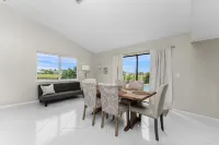 The Cozy Coconut~2Bd~2Ba~PRIVATE POOL~GOLF COURSE VIEW~NEARBY BEACHES Hotel a Rotonda West