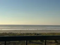 Fully updated 1 bedroom Oceanfront luxury Condo that sleeps 6