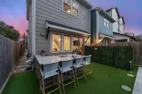 Heated Pool. Hot Tub. King Beds. Backyard W/Grill. 2 Living Rooms. Garage