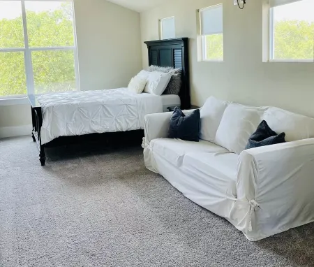 Eagles' View Retreat! Family-sized home in Texas countryside with stunning views