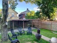 Home away from home! Amenity-filled 3BR, 1.5BA home in Sewickley Village Hotels near Settlers Cabin Dog Park