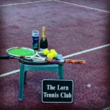 Peaceful relaxing cottages for 6 in stunning Loch Lomond setting - unique site.