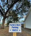 Turtle's Nest-Free BEACH pass! 2 King bedrooms, Golf/Fish, Walk to restaurants!