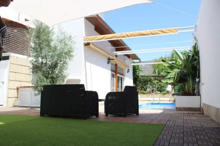 Casa el Olivo Tenerife, private heated pool.