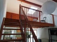 Charmant Gîte en Luberon Hotels in Menerbes