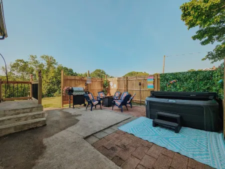 15 Minutes To Hershey Park w/ Hot Tub, Firepit, Gameroom & In-House Gym Отели рядом с достопримечательностью «Парк Клаун»