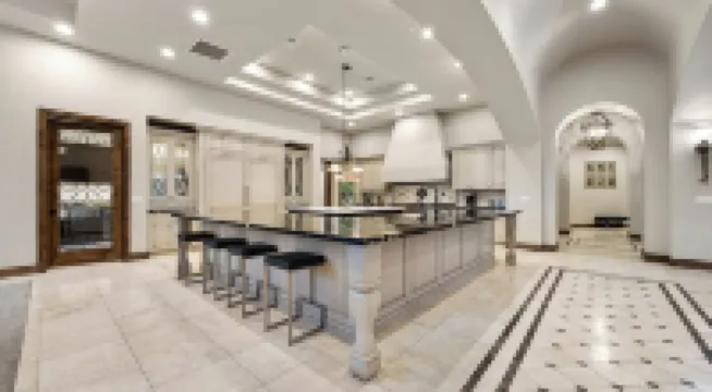 New Year’s Weekend Open 9Br Hilltop Estate Luxury w/ Pool, Spa, Theater 天堂谷酒店