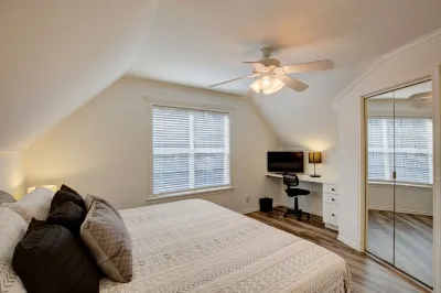 Cedar Sunsets - Lakefront Retreat with Private Pool & Gameroom!